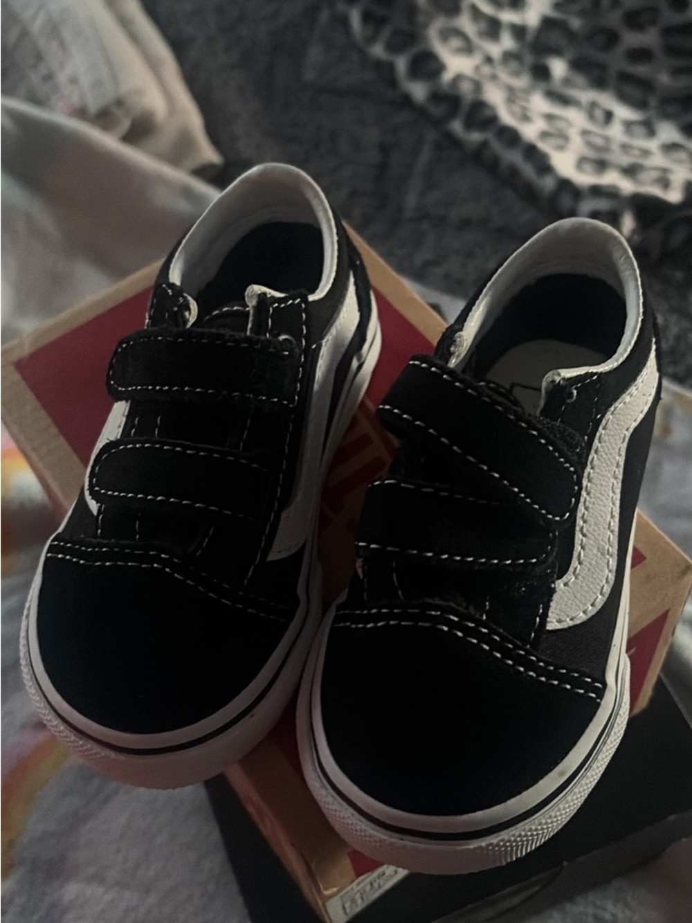 Vans Kids Old Skool V Black and White Velcro Sneakers - Picture 2 of 2